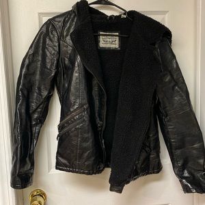 Levi’s women’s m fleece lined vegan jacket with hood